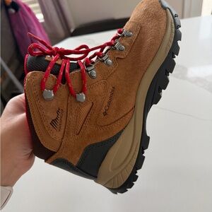 Columbia Women's Newton Ridge Plus Waterproof Amped Hiking Boots 7.5